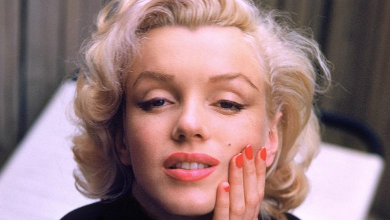 Vazelinë në fytyrë dhe ushtrime çdo mëngjes: Truket që e mbanin Marilyn Monroe të dukej perfekt