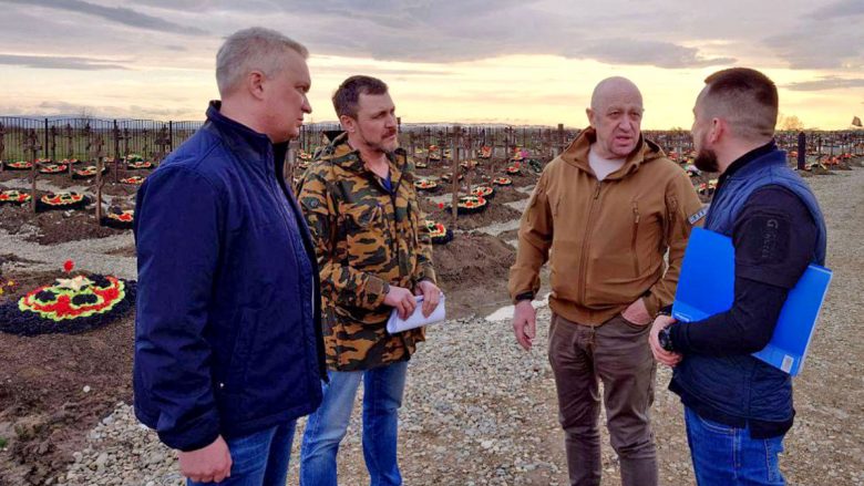 “Numri i varreve po rritet”: Kreu i mercenarëve rusë të ‘Wagner’ pranon se forcat e tij vazhdojnë të pësojnë humbje në Ukrainë
