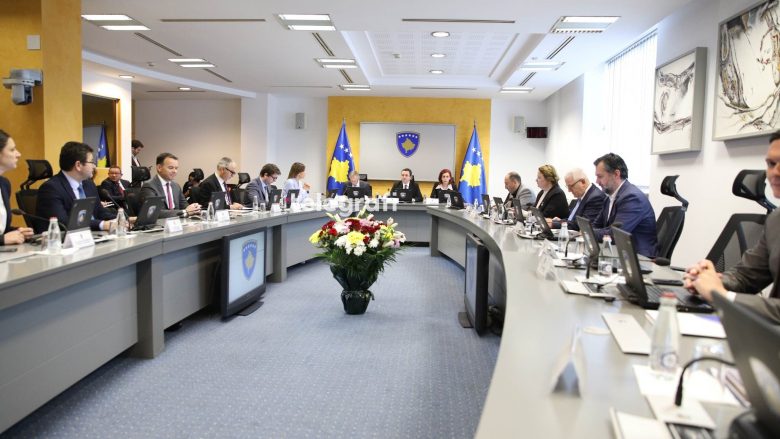 Qeveria miraton një nismë për njohjen e profesionit të avokatit mes Kosovës dhe Shqipërisë