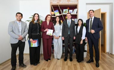Hapet minibiblioteka për komunitetin rom në ndërtesën e Qeverisë