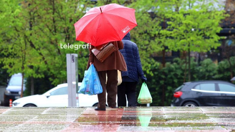 Shi dhe reshje bore sot në Kosovë