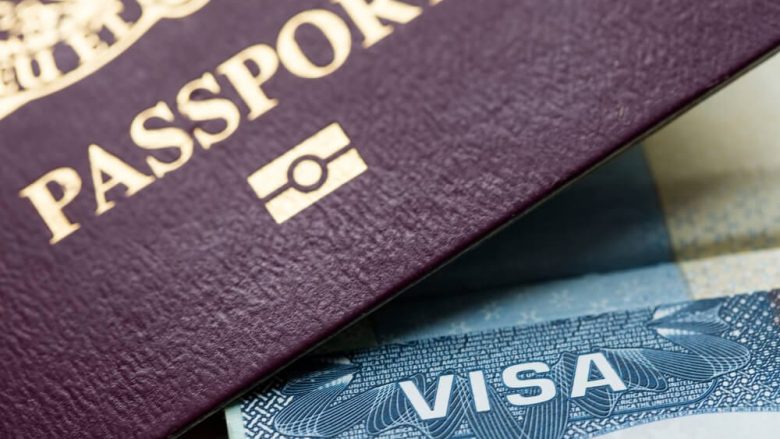 Serbët e Kosovës me pasaporta të lëshuara nga Beogradi nuk do të mund të udhëtojnë pa viza