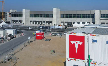 Pjesa e tregut të Tesla-s në Kaliforni bie pavarësisht uljeve të mëdha të çmimeve