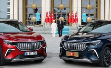 Erdogan: Makina e parë elektrike autoktone turke ‘Togg’ del në rrugë