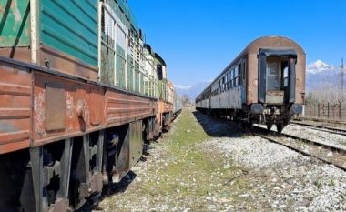 Katër të lënduar në aksidentin mes trenit dhe veturës në Fushë-Kosovë
