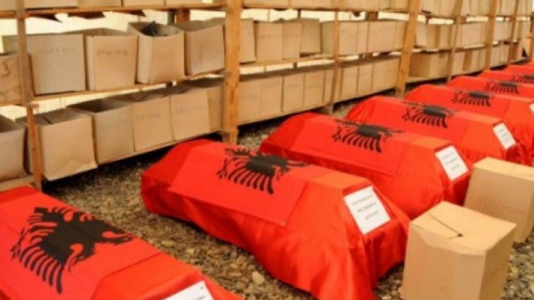 Bëhen 24 vjet nga masakra në Rezallë, ku forcat serbe ekzekutuan 98 shqiptarë