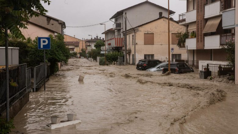 Përmbytjet godasin Italinë, evakuohen rreth 900 persona – ndalohet qarkullimi hekurudhor