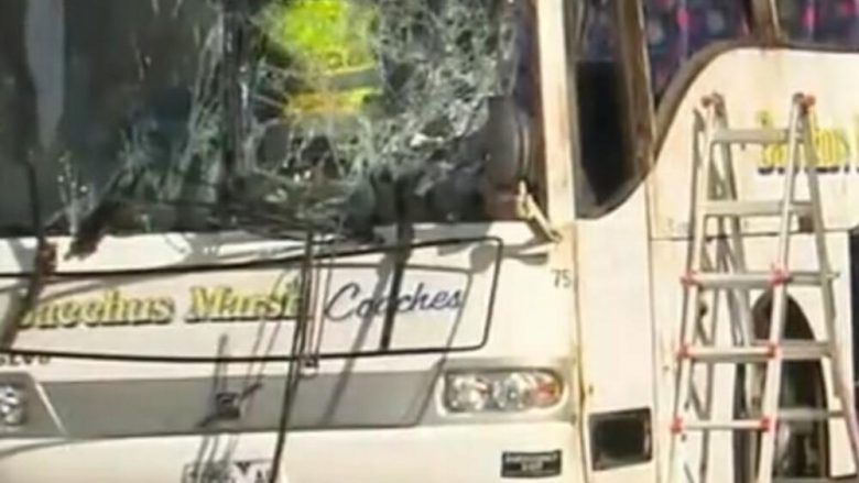 Aksident i rëndë trafiku në Australi, kamioni përplaset në autobusin e mbushur me nxënës – 45 të lënduar