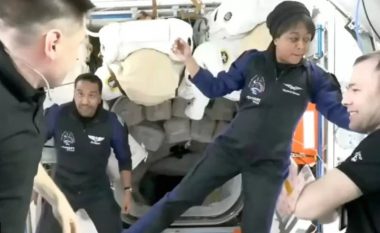 Astronautja e parë arabe arrin në stacionin hapësinor