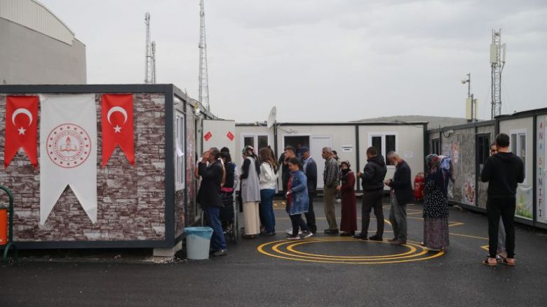 Të prekurve nga tërmeti në Turqi, u sigurohet transport falas për të votuar