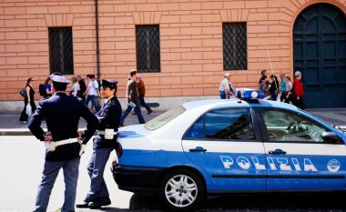 Shkoi në Sardenjë të Italisë për vizitë zyrtare, kryetari i qytetit polak bie nga dritarja e katit të katër të hotelit – humb jetën