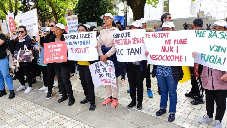 Protestë në Tiranë për Ditën e Punëtorëve, kërkojnë kushte më të mira pune dhe paga më të larta