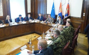 Këshilli i Sigurisë Kombëtare të Serbisë pas mbledhjes me Vuçiqin: Ushtria mbetet në gatishmëri luftarake