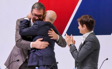 Besnik dhe i bindur ndaj Vuçiqit – ministri i Mbrojtjes së Serbisë, zgjidhet kryetar i SNS-it