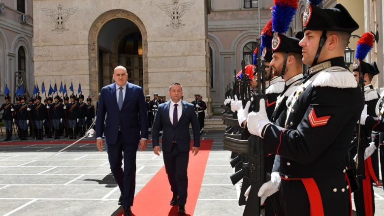 Bashkëpunim në fushën e mbrojtjes, ministri Mehaj pritet me nderime ushtarake në Itali