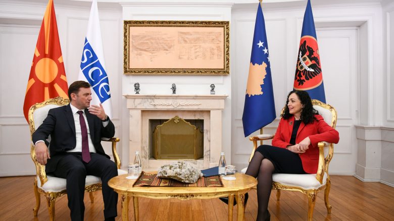 Presidentja Osmani në takim me kryesuesin e OSBE-së thekson shkeljet e vazhdueshme të Serbisë karshi marrëveshjeve të Brukselit