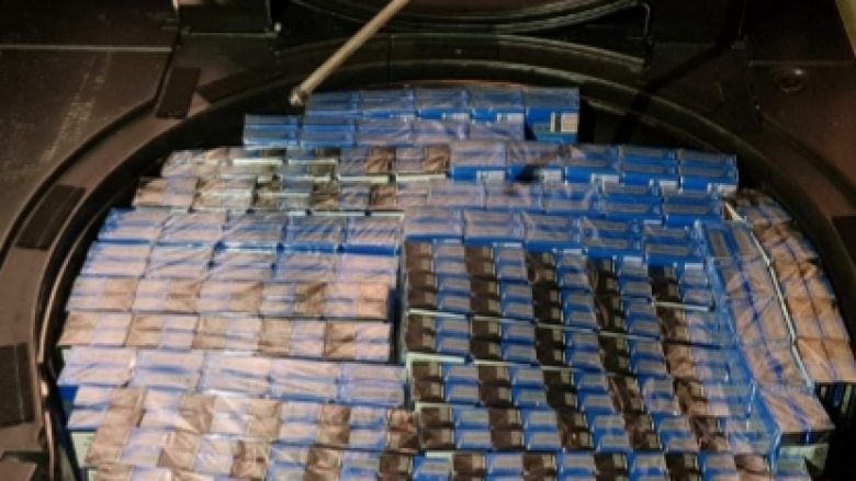 Kontrabandë në Leposaviq, policia konfiskon një sasi të cigareve