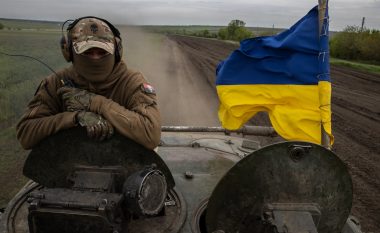 ‘Beteja nuk ka përfunduar’: Ushtria ukrainase kundërpërgjigjet ndaj pretendimeve të Rusisë rreth qytetit të Bakhmutit