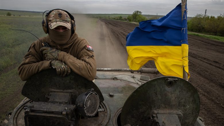 ‘Beteja nuk ka përfunduar’: Ushtria ukrainase kundërpërgjigjet ndaj pretendimeve të Rusisë rreth qytetit të Bakhmutit