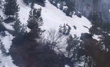 Shpëtohen me helikopter tre turistët çekë, kishin mbetur të bllokuar në Malin e Jezercës