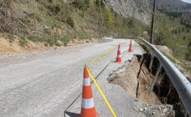 Dëmtohet rruga Pejë-Rugovë, deputeti Dreshaj i bën apel Qeverisë: Reagoni sa nuk është bërë vonë