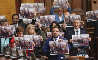 "Çka ka për të qeshur Ana Brnabiq", opozita proteston kundër kryeministres serbe pas mesazhit të saj në Twitter