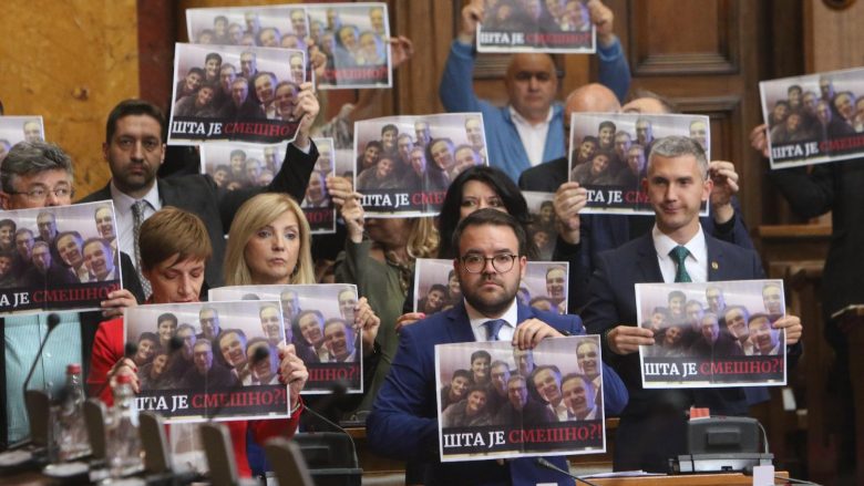 “Çka ka për të qeshur Ana Brnabiq”, opozita proteston kundër kryeministres serbe pas mesazhit të saj në Twitter