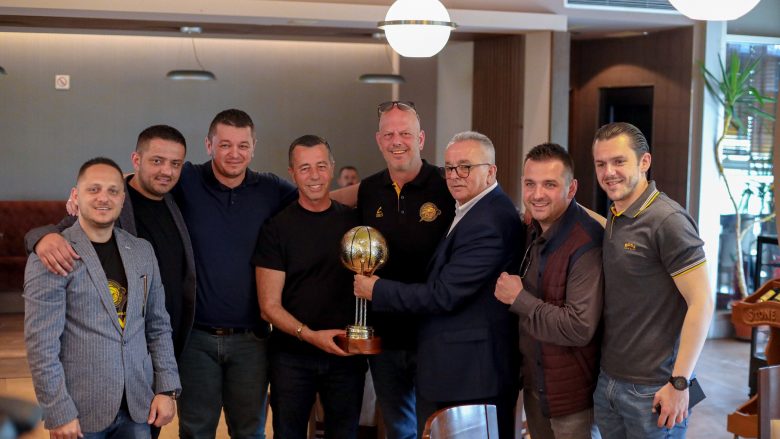 Kampioni i Kosovës, Peja, vizitoi sponsorin gjeneral ‘Liridoni Gruoup’ pa të cilët sukseset e klubit nuk do të ishin të mundura
