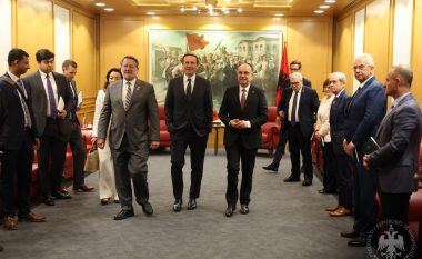 Dy senatorë amerikanë vizitojnë Shqipërinë, Begaj: Normalizimi i marrëdhënieve Kosovë-Serbi, ndikim shumë pozitiv për sigurinë e rajonit