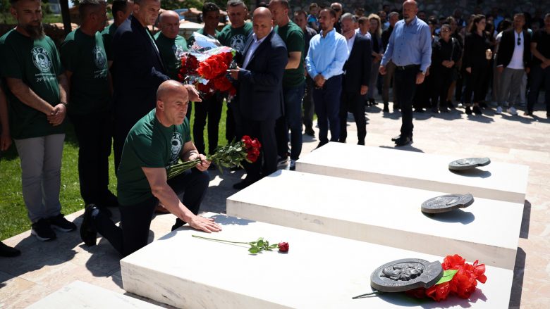 Haradinaj kujton të rënët e Batalionit Gardist “Shkëlzen Haradinaj”: Ata ranë duke u bërë mburojë për ushtarët e plagosur në betejë