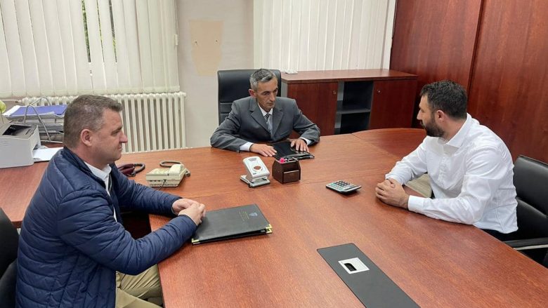 Krasniqi takon tre kryetarët në veri: Komunat do t’i kthehen normalitetit të munguar