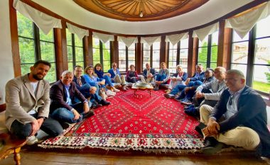Ambasadorët e akredituar në Kosovë informohen për kulturën dhe traditën e Gjakovës