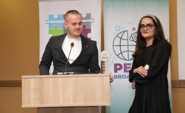Redaktori i Telegrafit, Butrint Avdyli dhe gazetarja Albulena Mavraj shpërblehen me çmimin ‘Video-storja më e mirë’ nga RYCO dhe DW
