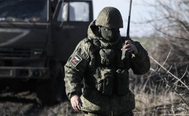 Si 'humbi Rusia 200,000 ushtarë' në Ukrainë