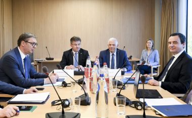 Kurti dhe Vuçiq miratojnë Deklaratën për të Zhdukurit