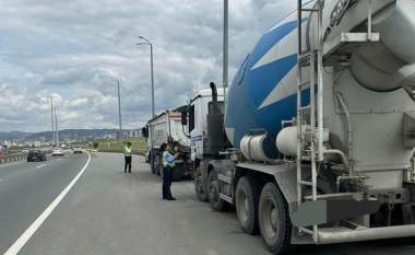 Policia vazhdon kontrollin e autobusëve dhe kamionëve – shqipton 50 tiketa trafiku