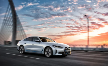 BMW prezanton tre automjete të reja elektrike si pjesë e linjës së verës 2023