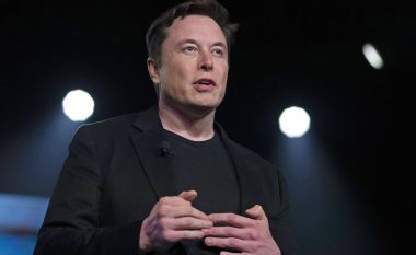 Musk thotë se askush nuk do të punësohet në Tesla pa miratimin e tij personal