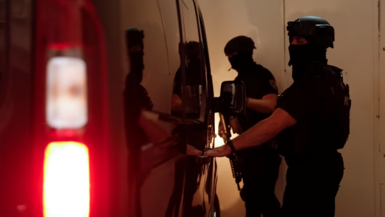 Arrestohen 37 persona në aksionin kundër një grupi kriminal nga Ballkani