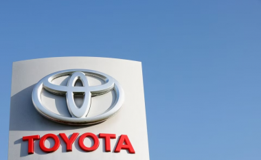 Toyota pezullon shitjet e modelit Yaris në Tajlandë pas problemeve të testit të sigurisë