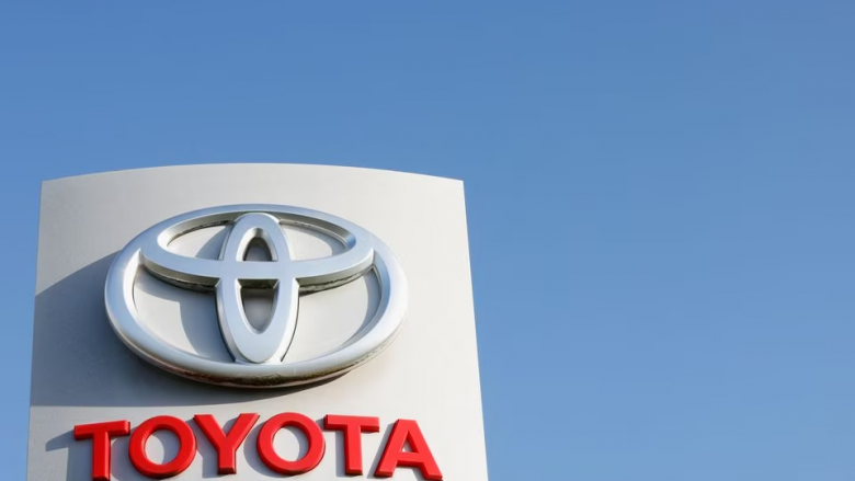 Toyota pezullon shitjet e modelit Yaris në Tajlandë pas problemeve të testit të sigurisë