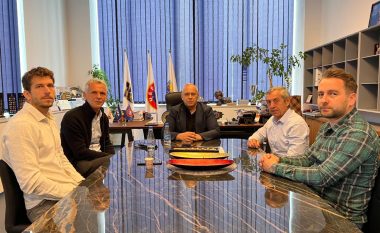 Giresse ndodhet në Kosovë, diskuton me drejtuesit e FFK-së për ndeshjet e qershorit