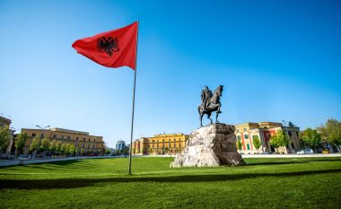 Vogue Italia: Tirana, kryeqyteti me nuanca dhe dimensione europiane