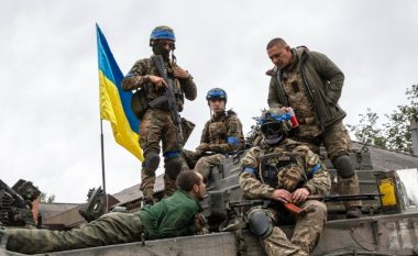 Ende nuk ka filluar kundërofensiva e Ukrainës - por po zhvillohet një 'operacion formësues'