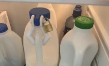 Për të “shmangur vjedhjen” nga kolegët, një punonjës zyre mbylli qumështin e tij me dry në frigoriferin e përbashkët