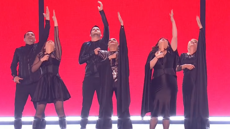 Albina dhe familja Kelmendi shkëlqejnë me performancën e tyre në natën finale të Eurovisionit