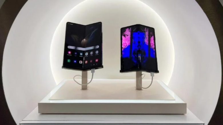 Ekrani i ri OLED i Samsung mund të “lexojë” në çdo pjesë gjurmët e gishtit