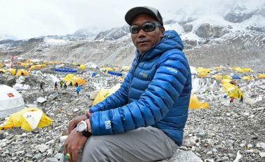 Udhërrëfyesi që u ngjit në malin Everest për herë të 28-të thotë se nuk e ka ndërmend të ndalet