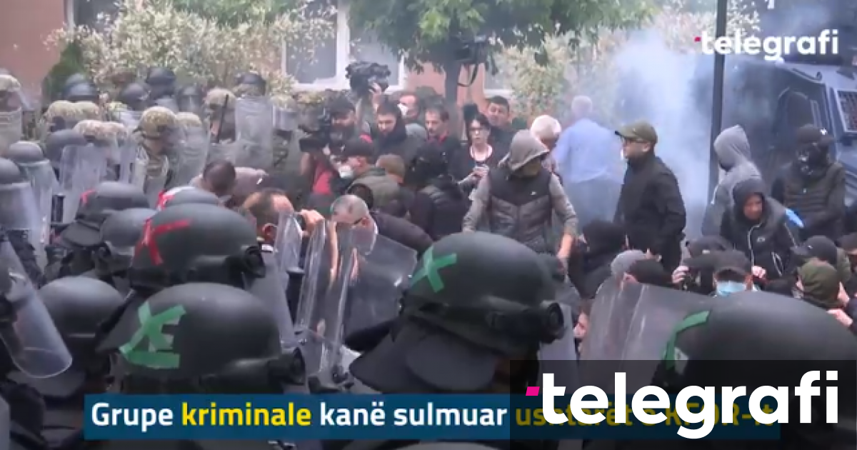 Pamje Që Tregojnë Dhunën E Grupeve Kriminale Serbe Ndaj Ushtarëve Të ...