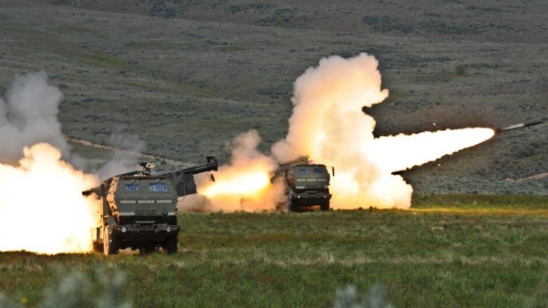 Polonia pranon sisteme HIMARS, do t’i dislokojë pranë kufirit me Rusinë